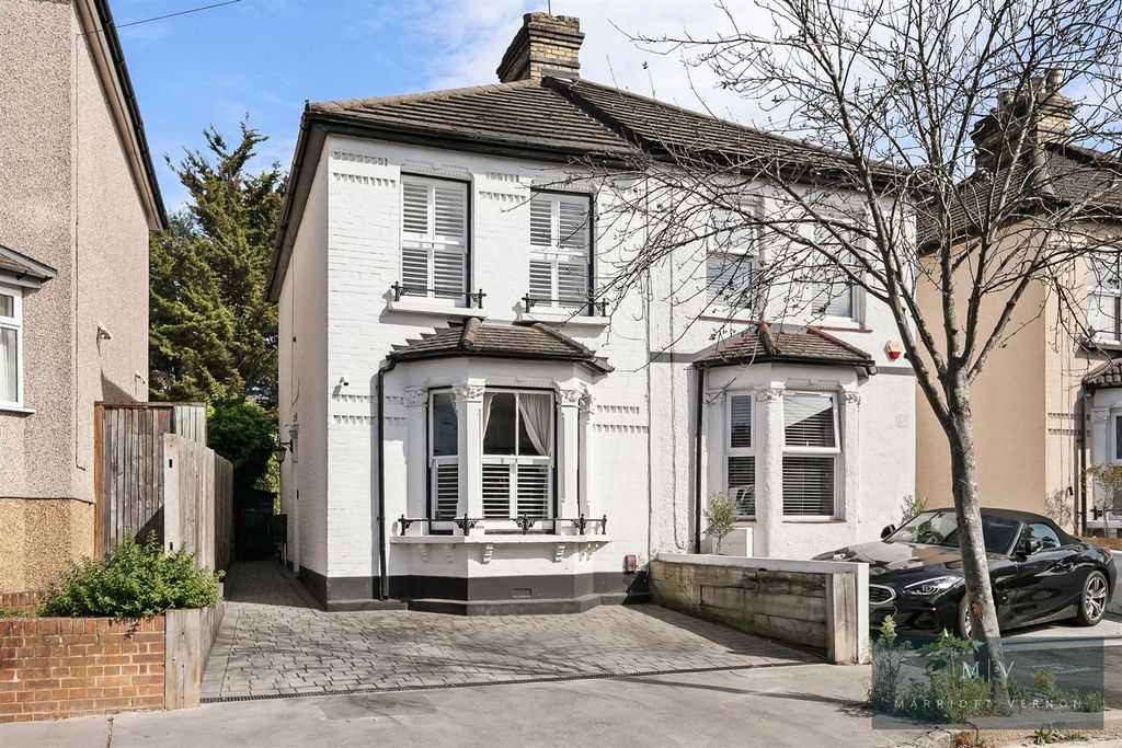 Property photo 1 of 16 Chelsham Road 65 MV-16.Jpg