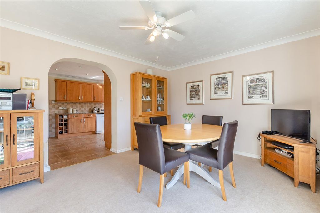 Property photo 3 of 19 Dining Room