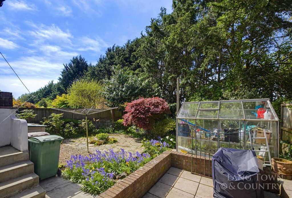 Property photo 2 of 26