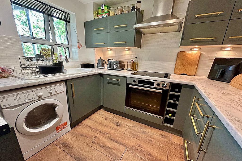 Property photo 2 of 16 Kitchen