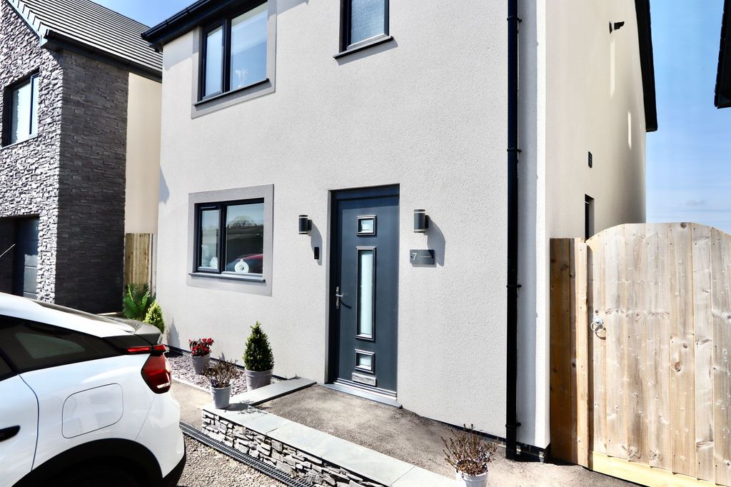 Property photo 3 of 30