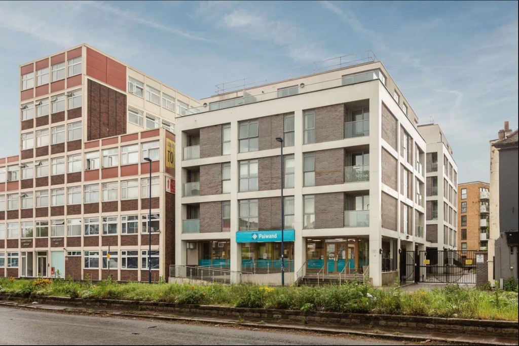 Property photo 1 of 9