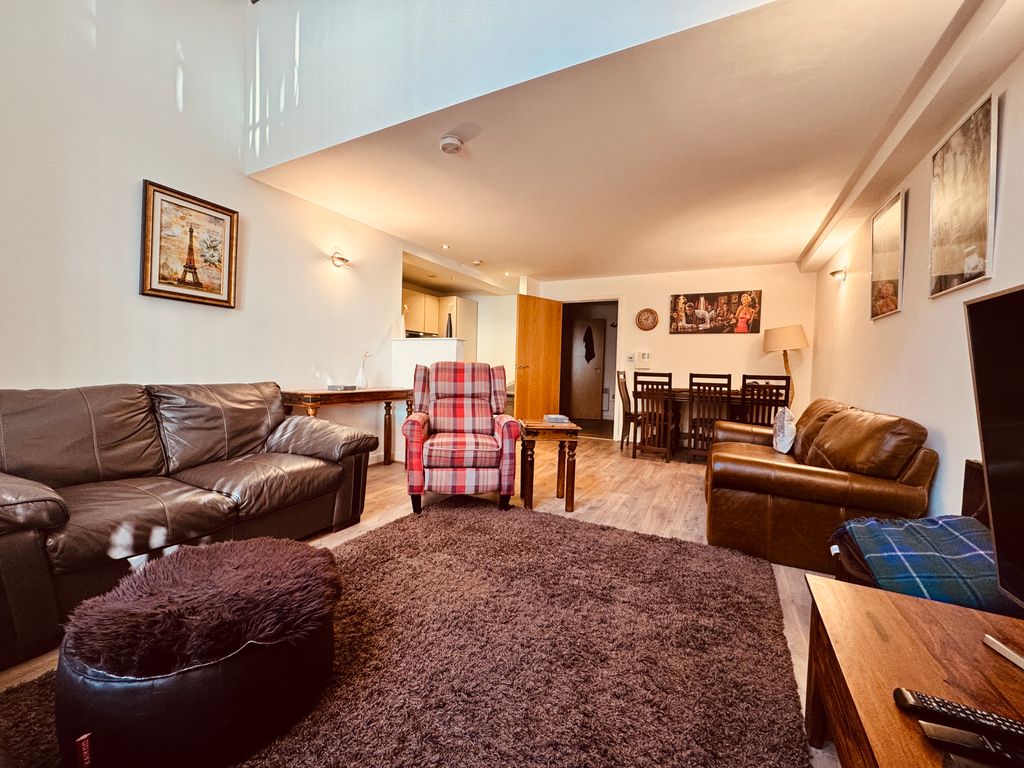 Property photo 1 of 10 2 Bedroom Apartment For Sale