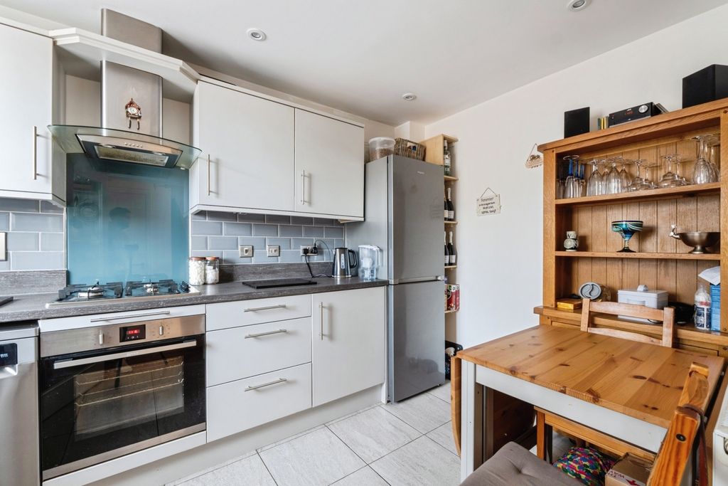 Property photo 3 of 17 Photo