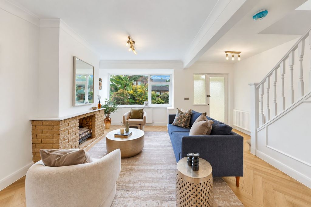 Property photo 1 of 34