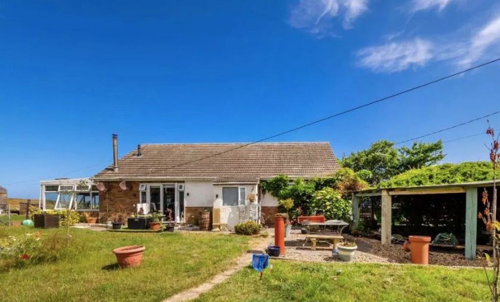 Property photo 1 of 12