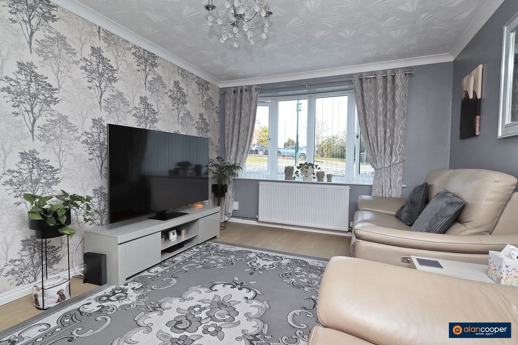 Property photo 2 of 23 4005854