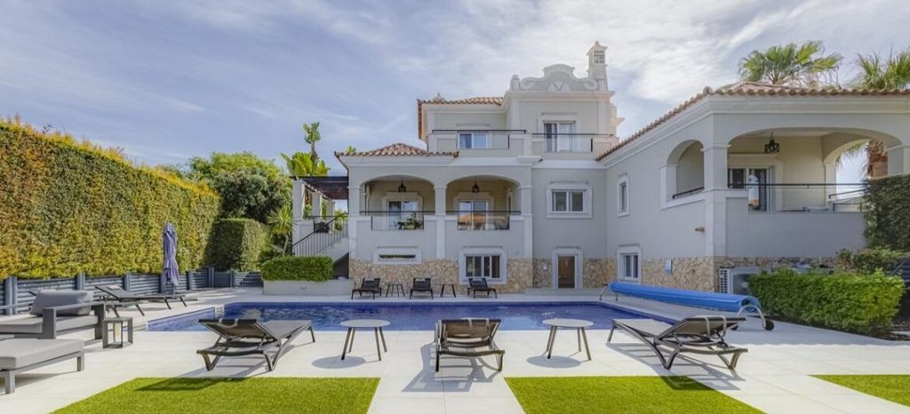 Property photo 2 of 25