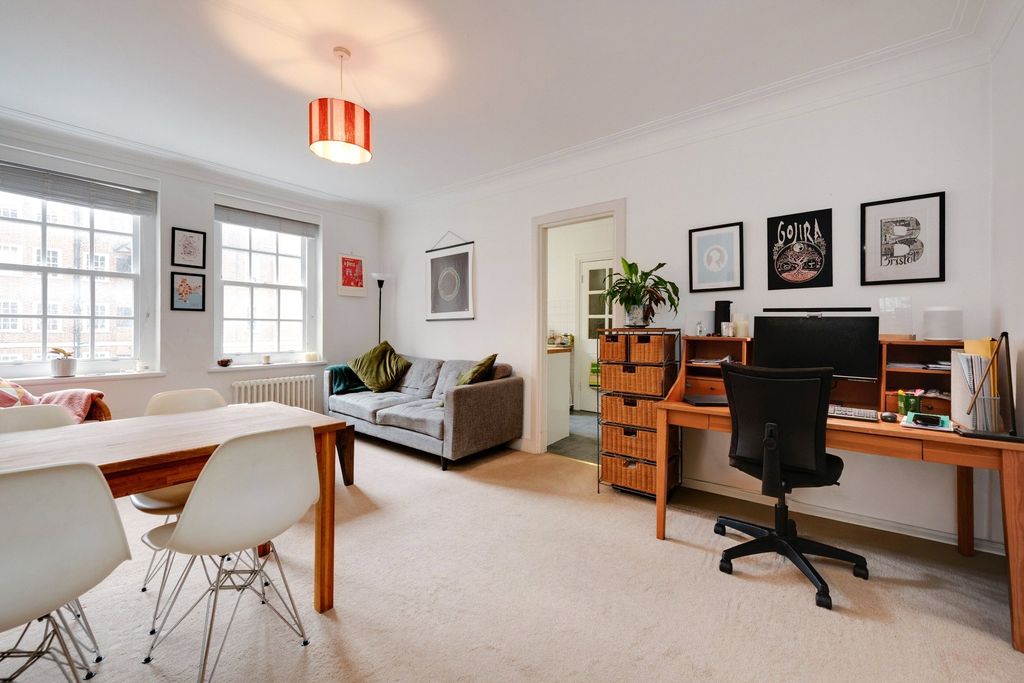 Property photo 3 of 6 Picture No. 06