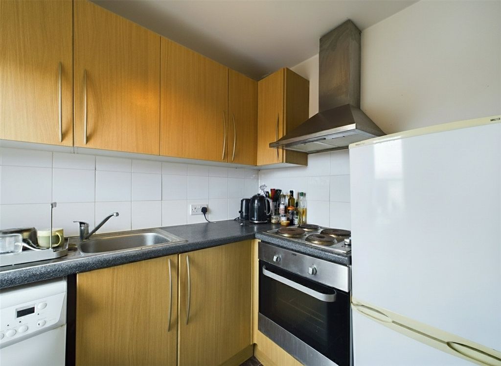 Property photo 2 of 5 Picture No. 15