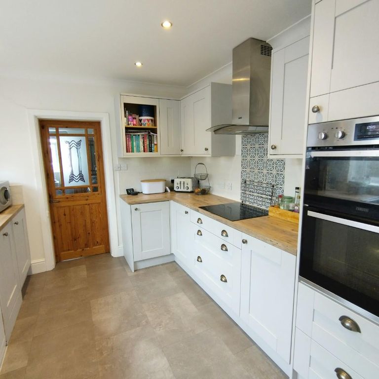 Property photo 3 of 24 Kitchen.Jpg