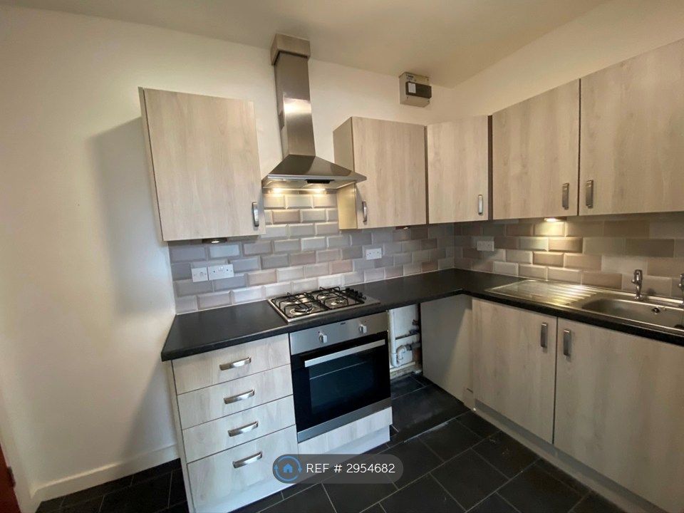 Property photo 1 of 6 Kitchen