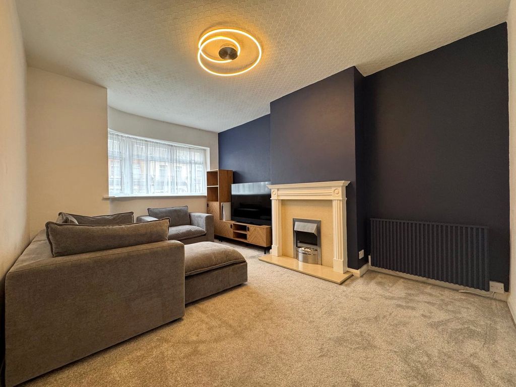 Property photo 3 of 14 Picture 3