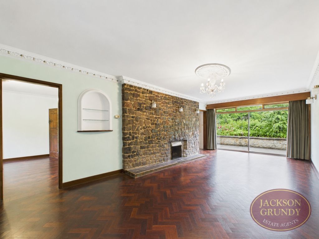 Property photo 3 of 14 Moulton Road