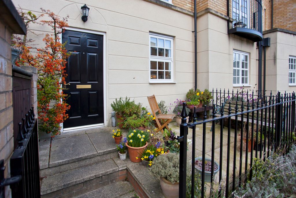 Property photo 2 of 16