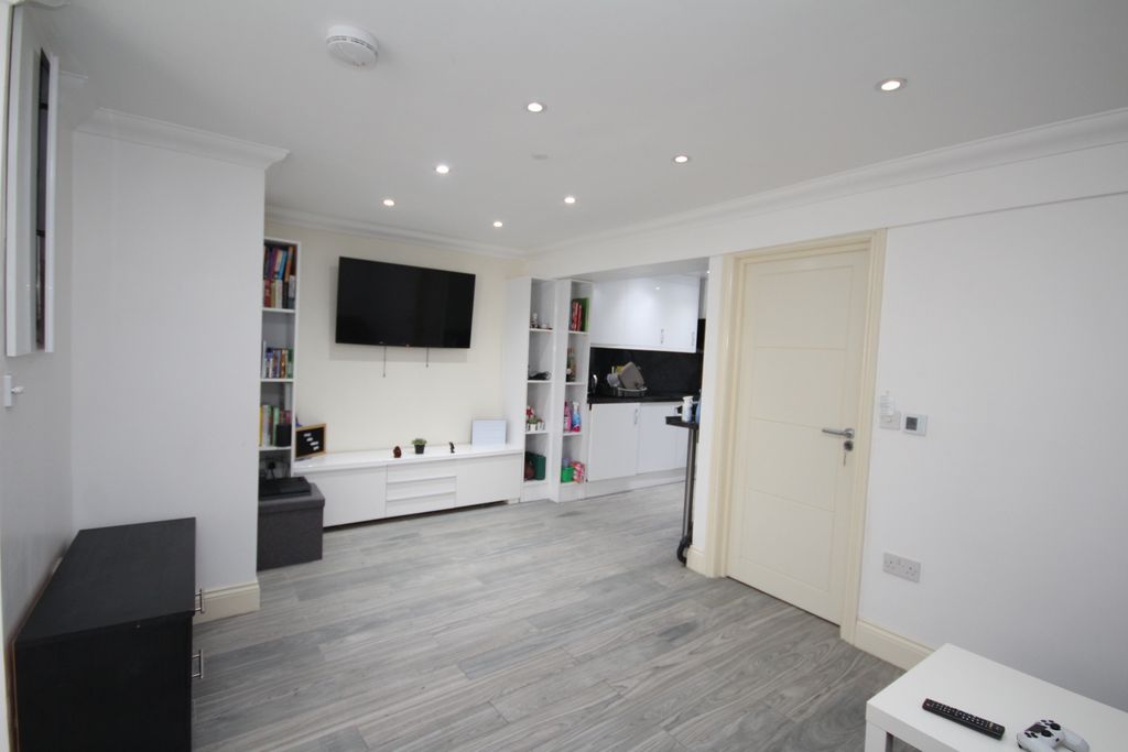 Property photo 3 of 25 Img_2914