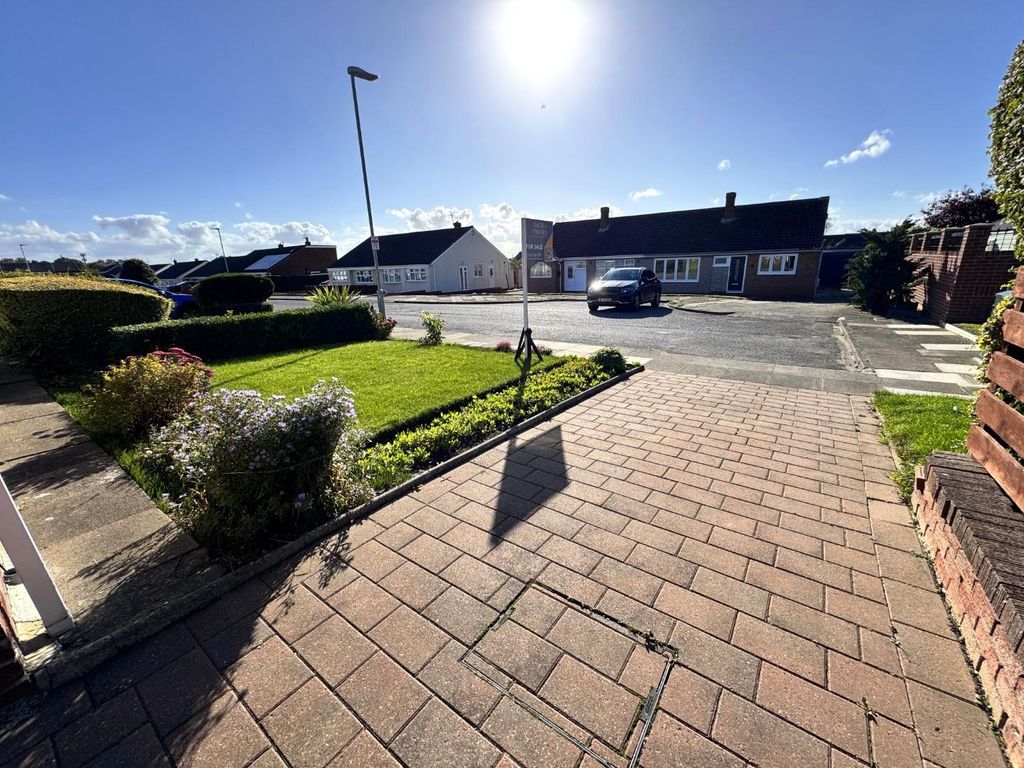 Property photo 2 of 20 Front Aspect