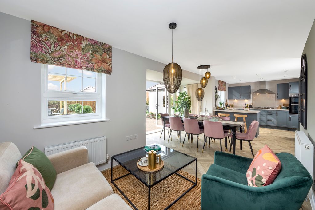 Property photo 3 of 10 Holden Kitchen