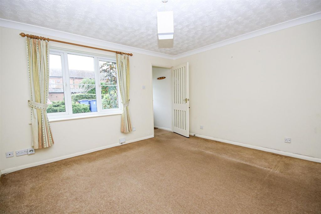 Property photo 2 of 9 5-Img_8656.Jpg