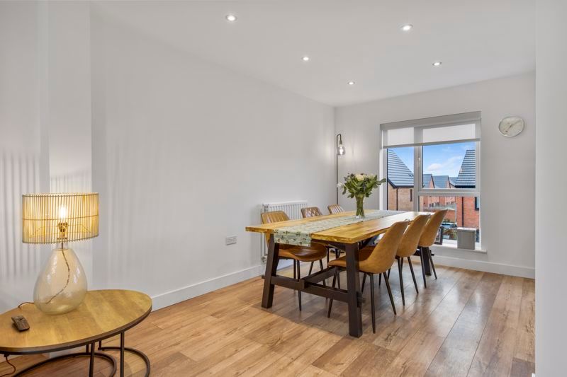 Property photo 2 of 28 Dining-Area.