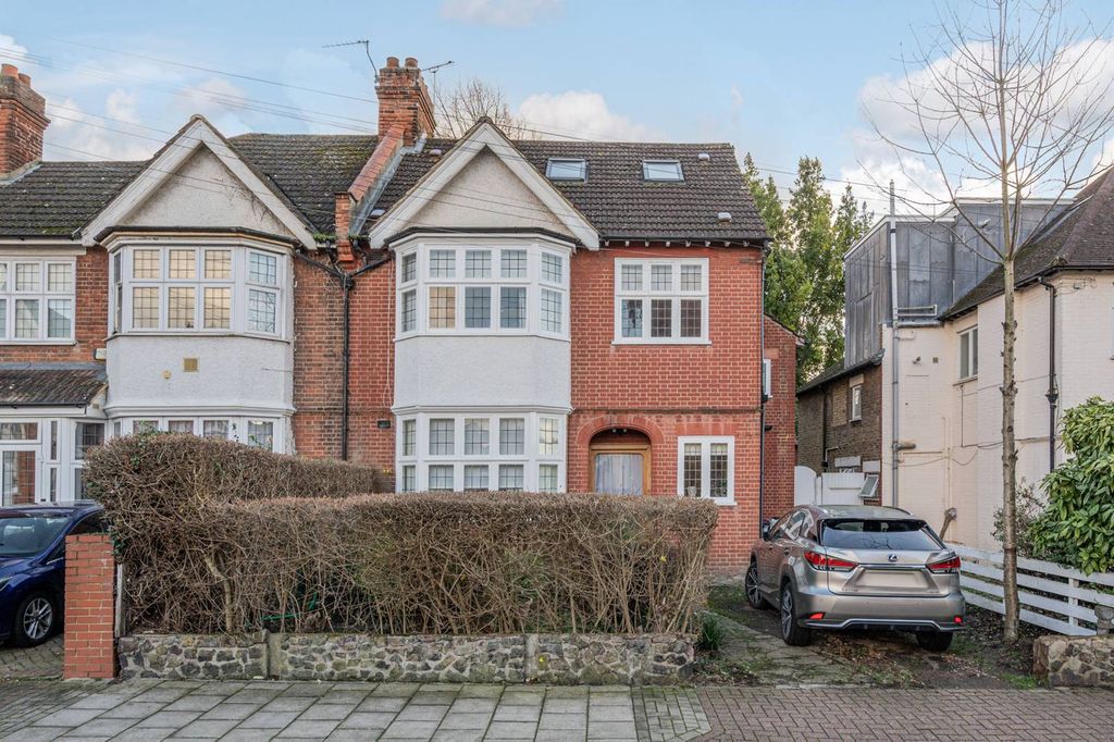 Property photo 2 of 27