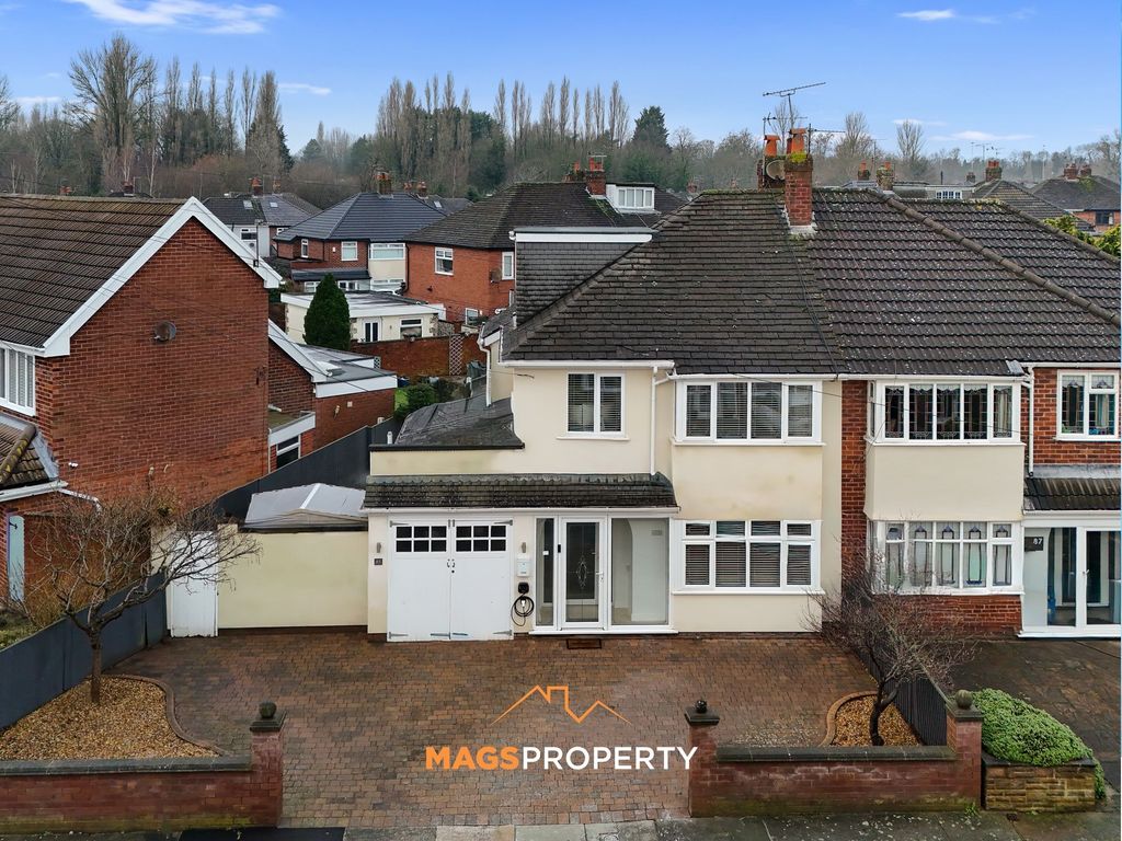 Property photo 2 of 31