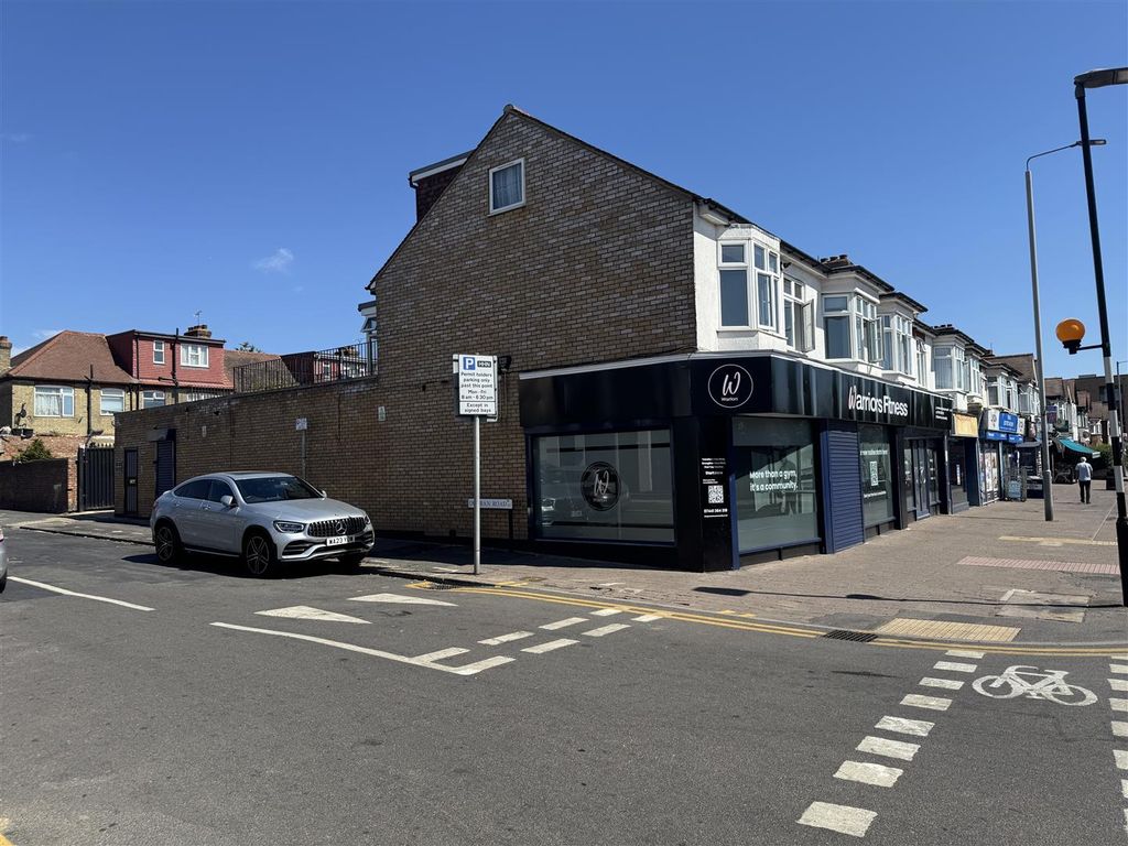 Property photo 1 of 15 Billet Road E17