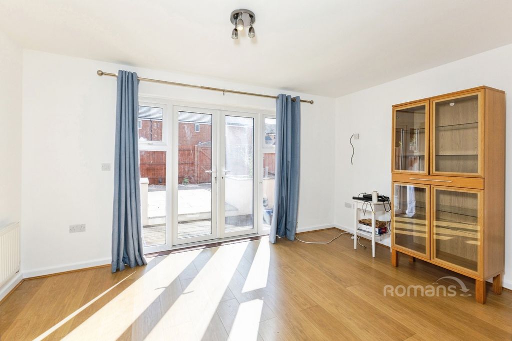 Property photo 3 of 17 Pbox-Img.Jpg