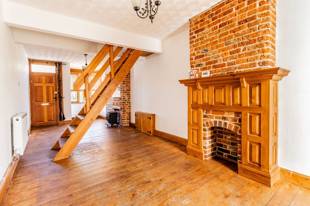 Property photo 2 of 12