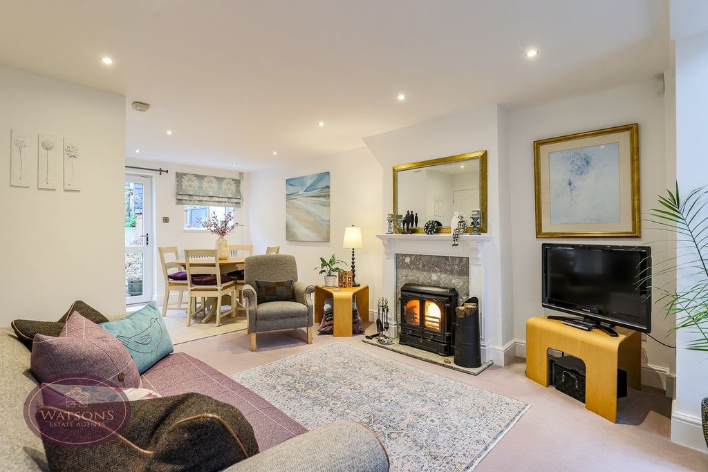 Property photo 3 of 23