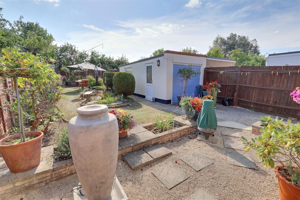 Property photo 2 of 14