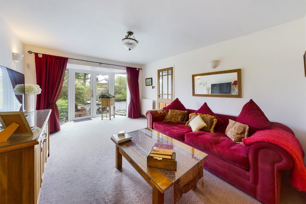 Property photo 3 of 12 Sitting Room