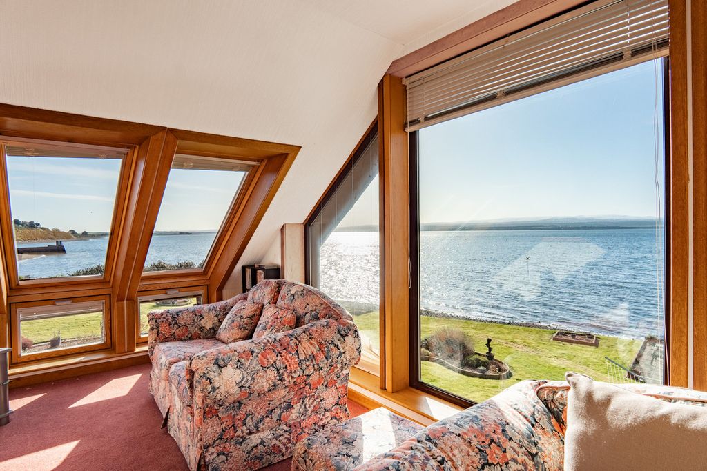 Property photo 3 of 50