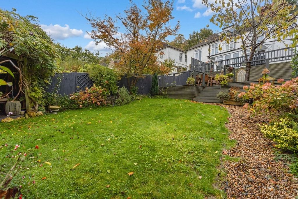 Property photo 2 of 31