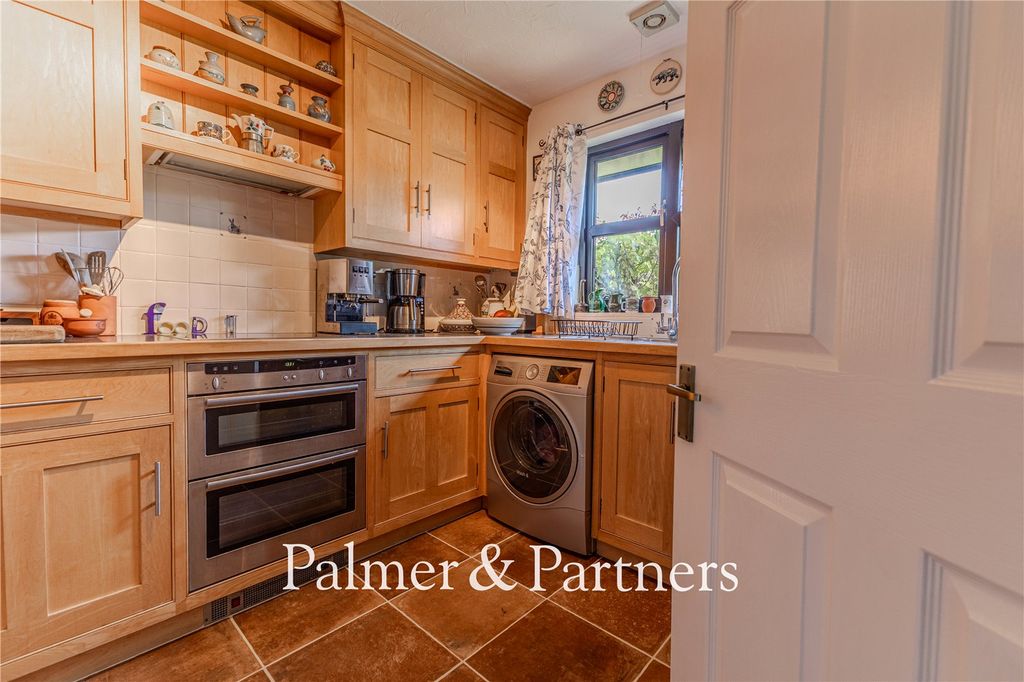 Property photo 3 of 19 Picture No. 06