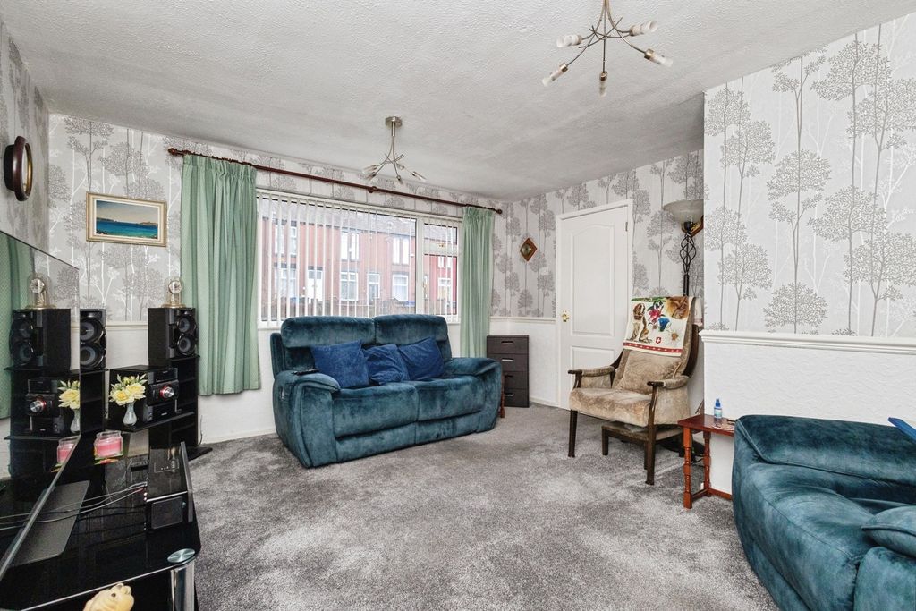 Property photo 3 of 20 Pbox-Img.Jpg