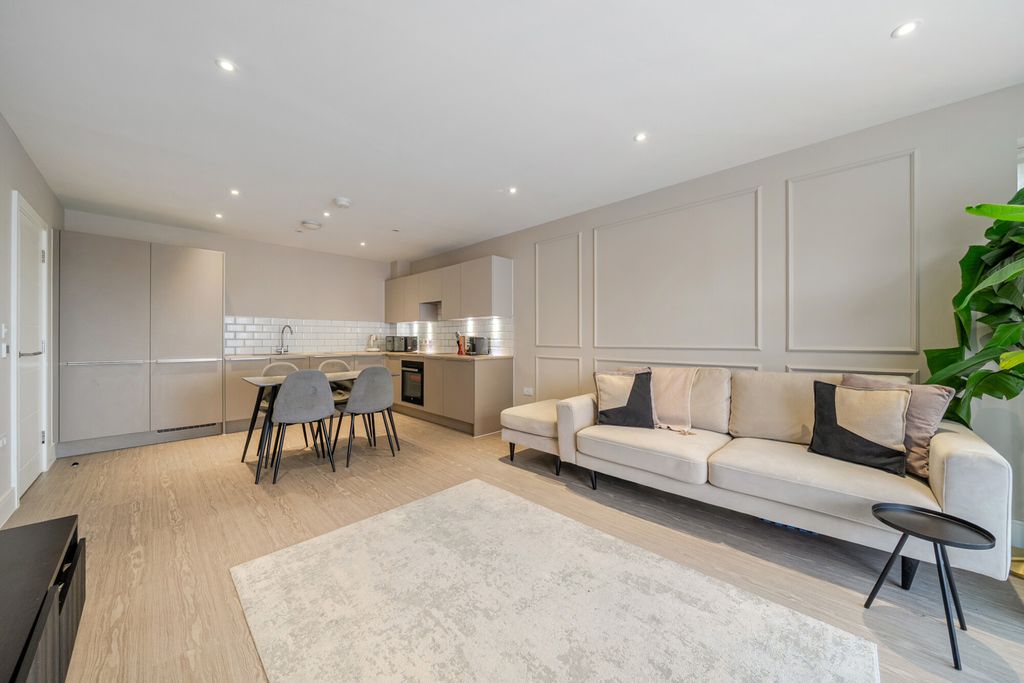 Property photo 3 of 22 1493653-10-6A5639...