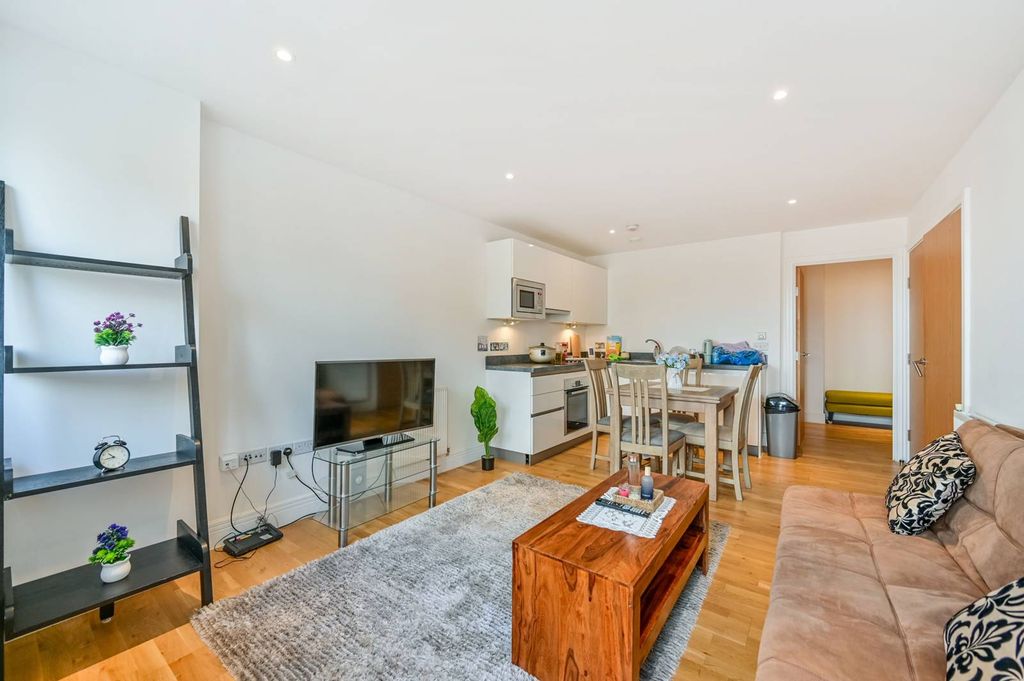 Property photo 3 of 8