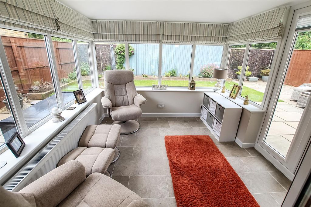 Property photo 3 of 19 Garden Room.Jpg