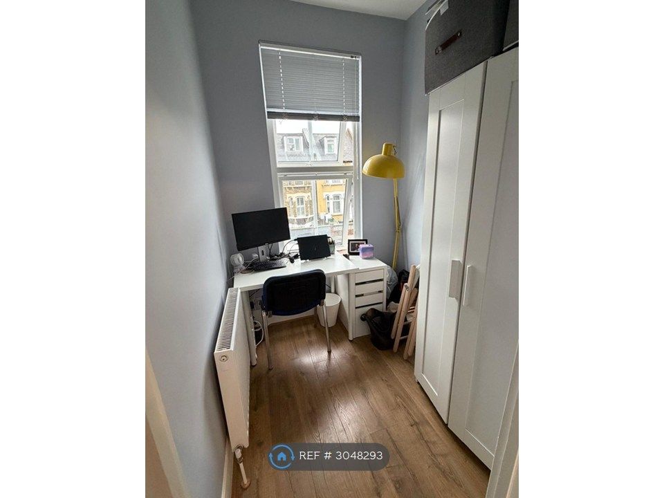 Property photo 2 of 4 Office