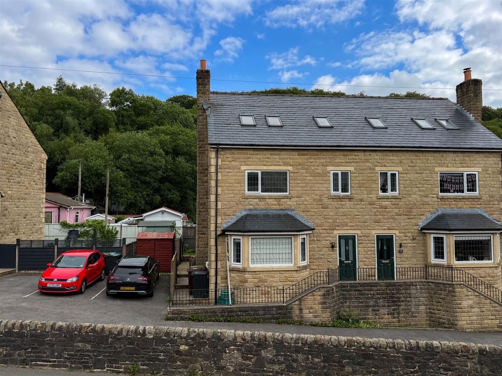 Property photo 1 of 14 Manc Rd IV.Jpg