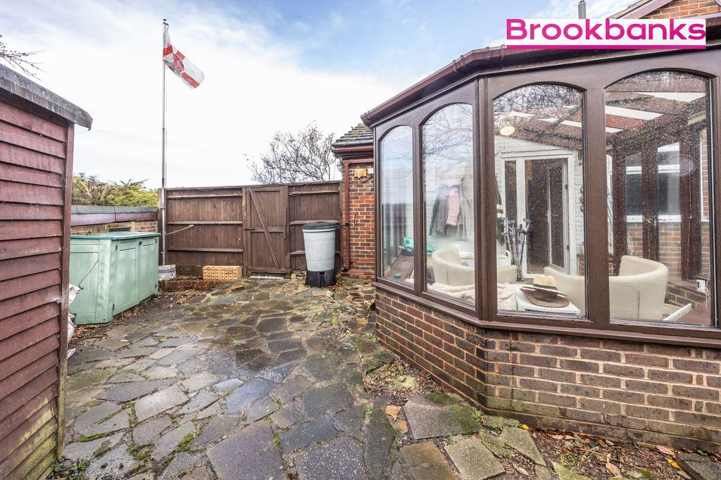 Property photo 3 of 46