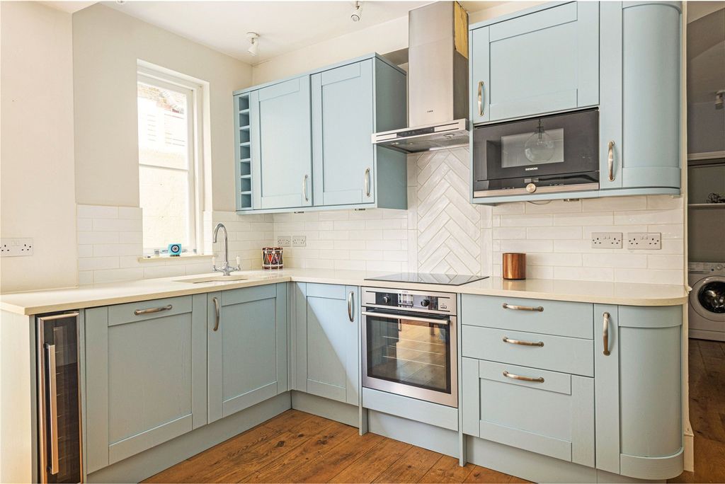 Property photo 3 of 9 Picture No. 14