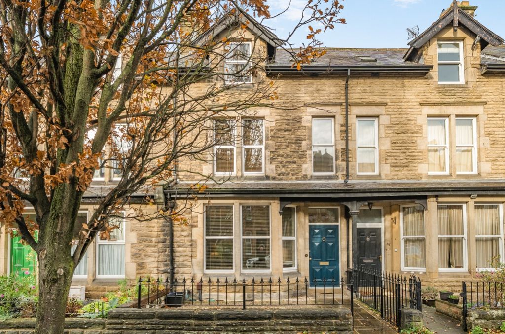 Property photo 1 of 26 Ewemove Harrogate House Front