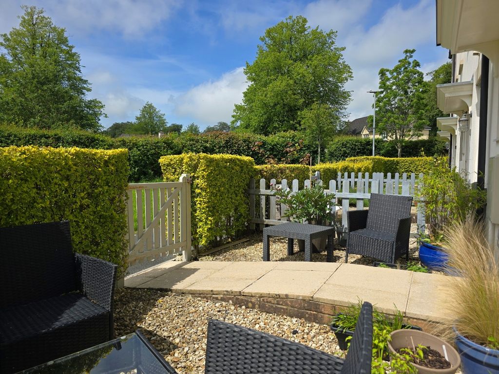 Property photo 2 of 17 5190233