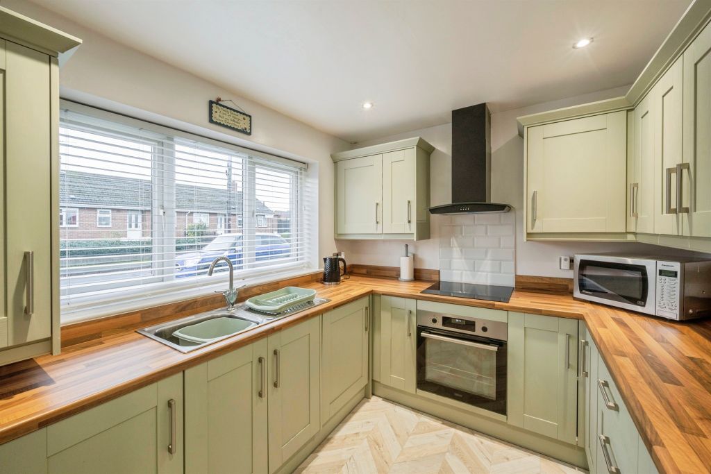 Property photo 2 of 17