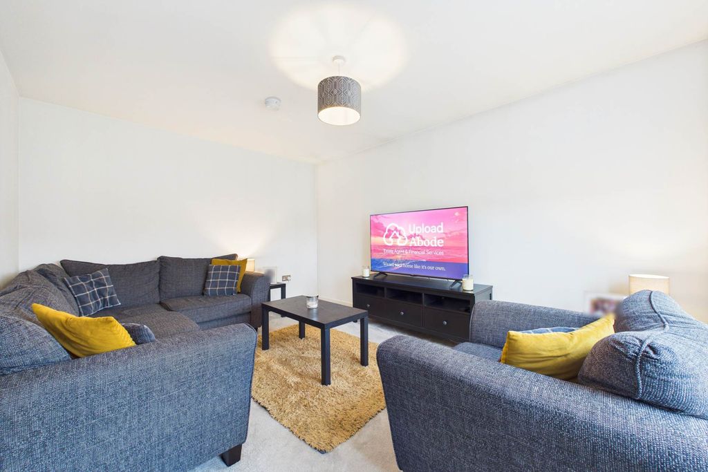 Property photo 3 of 24