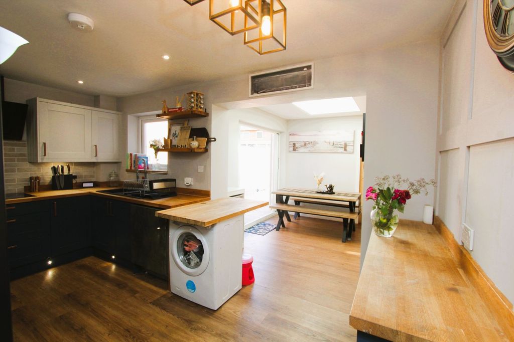 Property photo 3 of 29 Kirchen/Diner