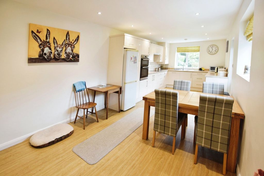 Property photo 3 of 19 Picture No. 09