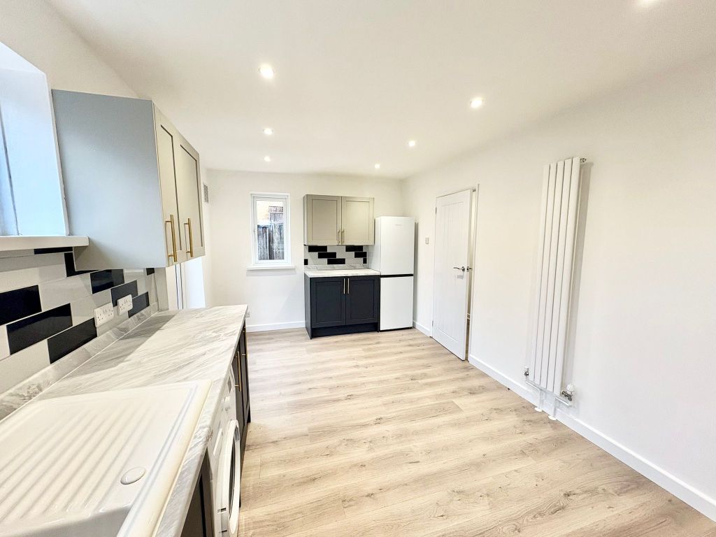 Property photo 3 of 12 Image